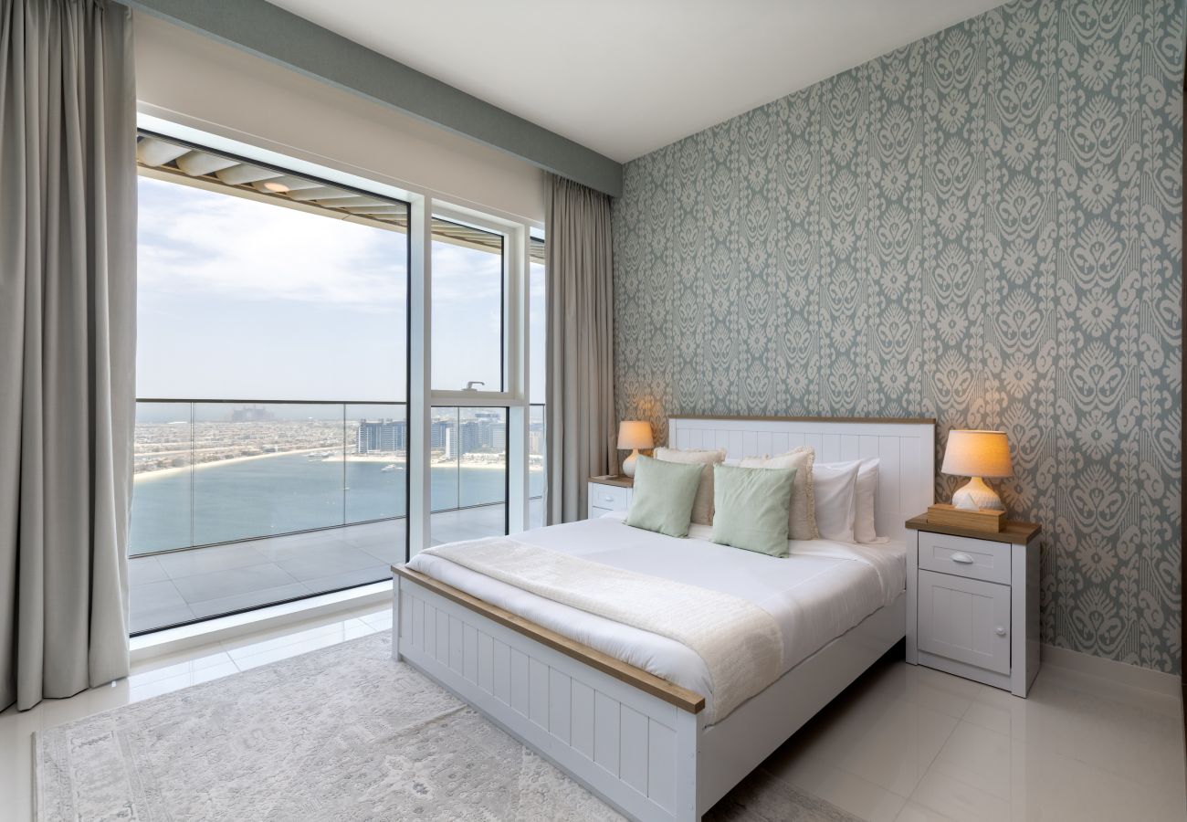 Apartment in Dubai - Waterfront Living w/ Unparalleled Sea & Palm Vws 
