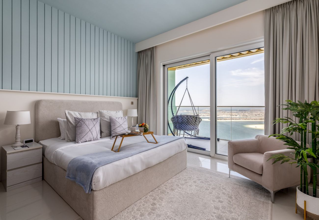 Apartment in Dubai - Waterfront Living w/ Unparalleled Sea & Palm Vws 