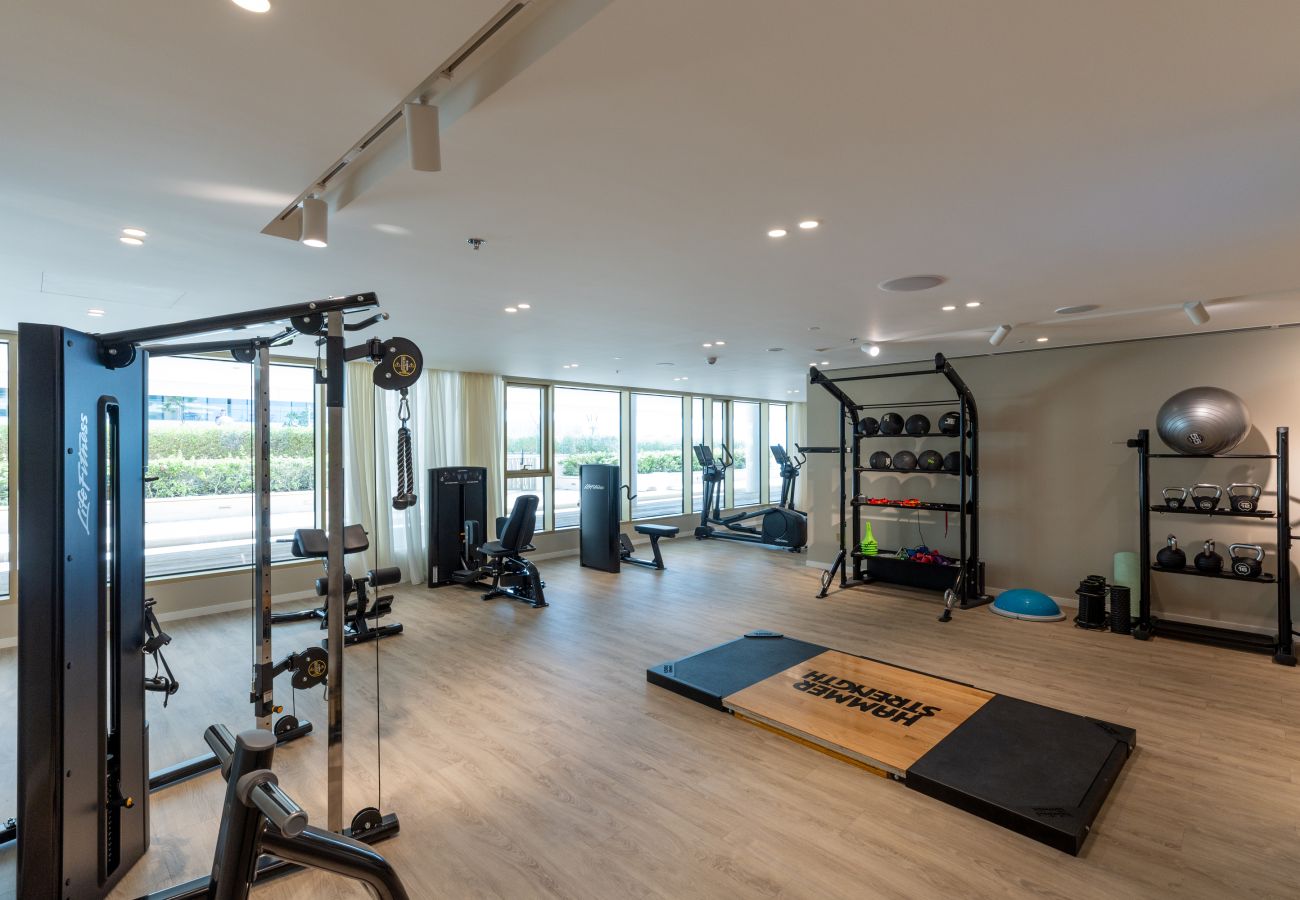 Apartment in Dubai - Waterfront Living w/ Unparalleled Sea & Palm Vws 