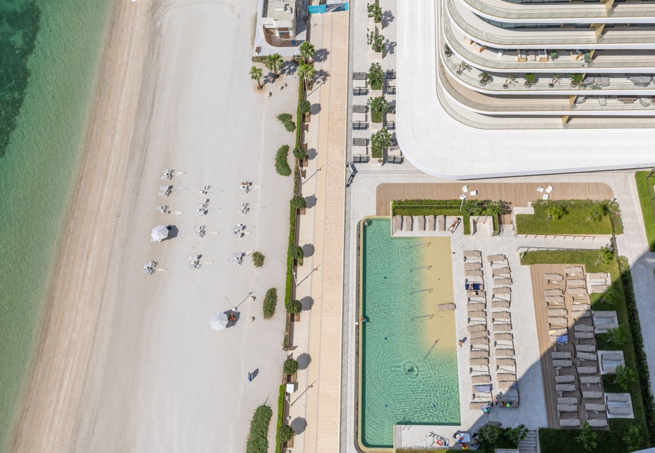 Apartment in Dubai - Waterfront Living w/ Unparalleled Sea & Palm Vws 