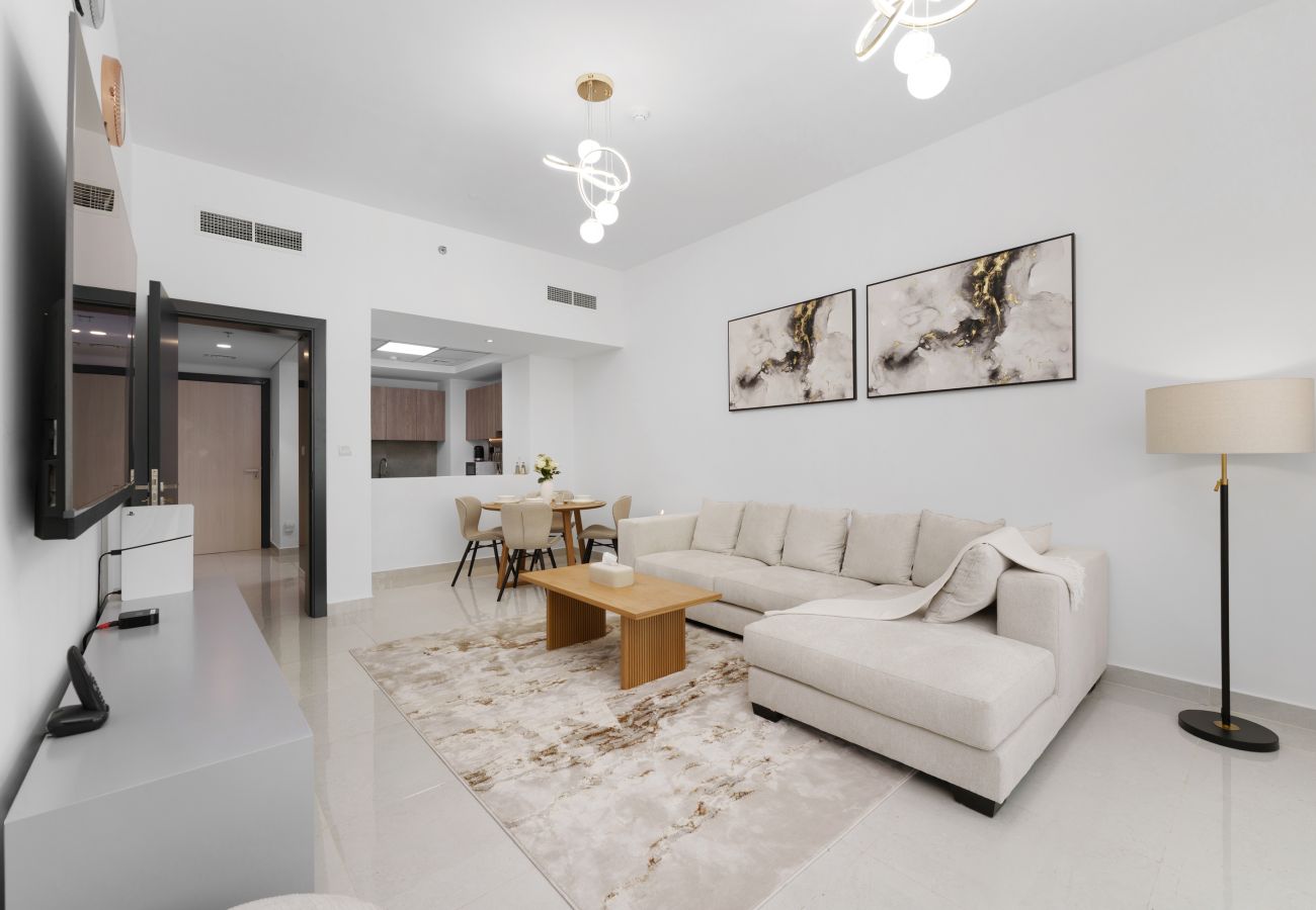 Enjoy a tranquil stay in our modern holiday rental, featuring a balcony and high-end facilities. Your perfect escape in Dubai beckons – learn more, an