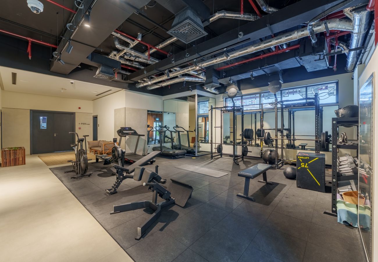 Apartment in Dubai - Tranquil Escape w/ Balcony & High-End Facilities