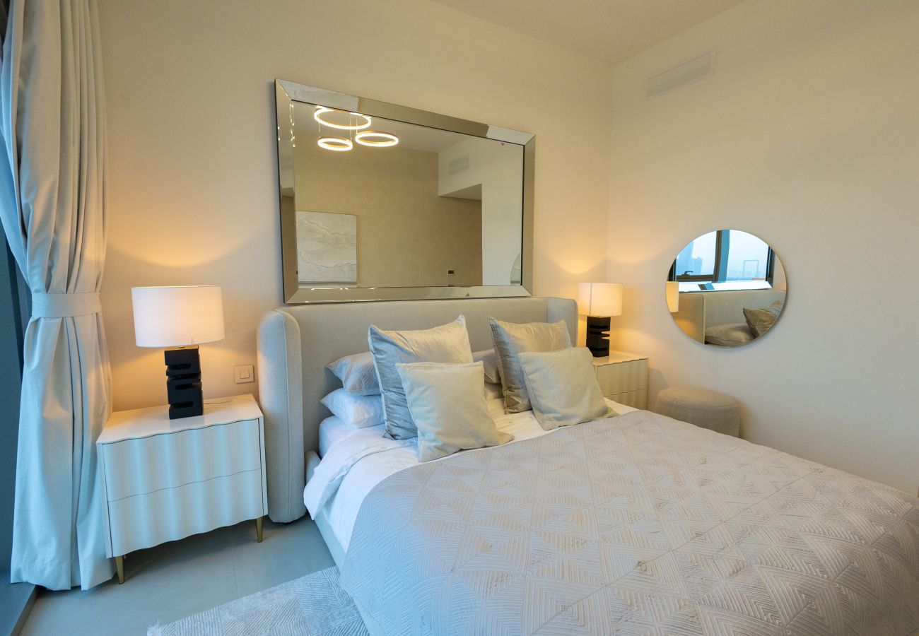 Apartment in Dubai - Urban & Elegant Stay Just Steps from Burj Khalifa