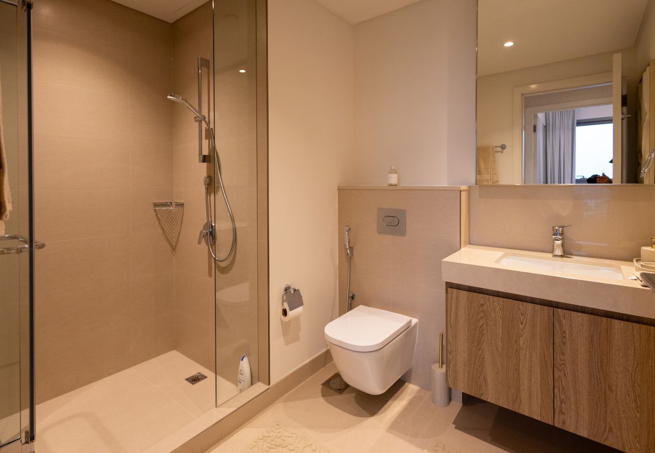 Apartment in Dubai - Urban & Elegant Stay Just Steps from Burj Khalifa