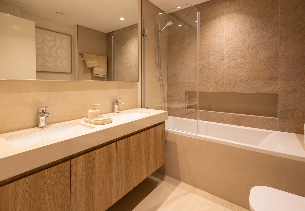 Apartment in Dubai - Urban & Elegant Stay Just Steps from Burj Khalifa