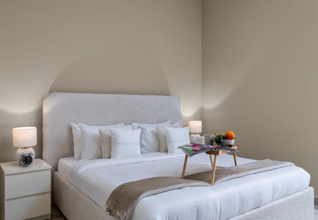 Apartment in Abu Dhabi - Modern Hideaway w/ Canal Views on Yas Island Apartment in Abu Dhabi - Modern Hideaway w/ Canal Views on Yas Island