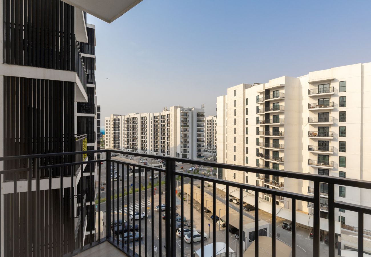 Apartment in Abu Dhabi - Modern Hideaway w/ Canal Views on Yas Island