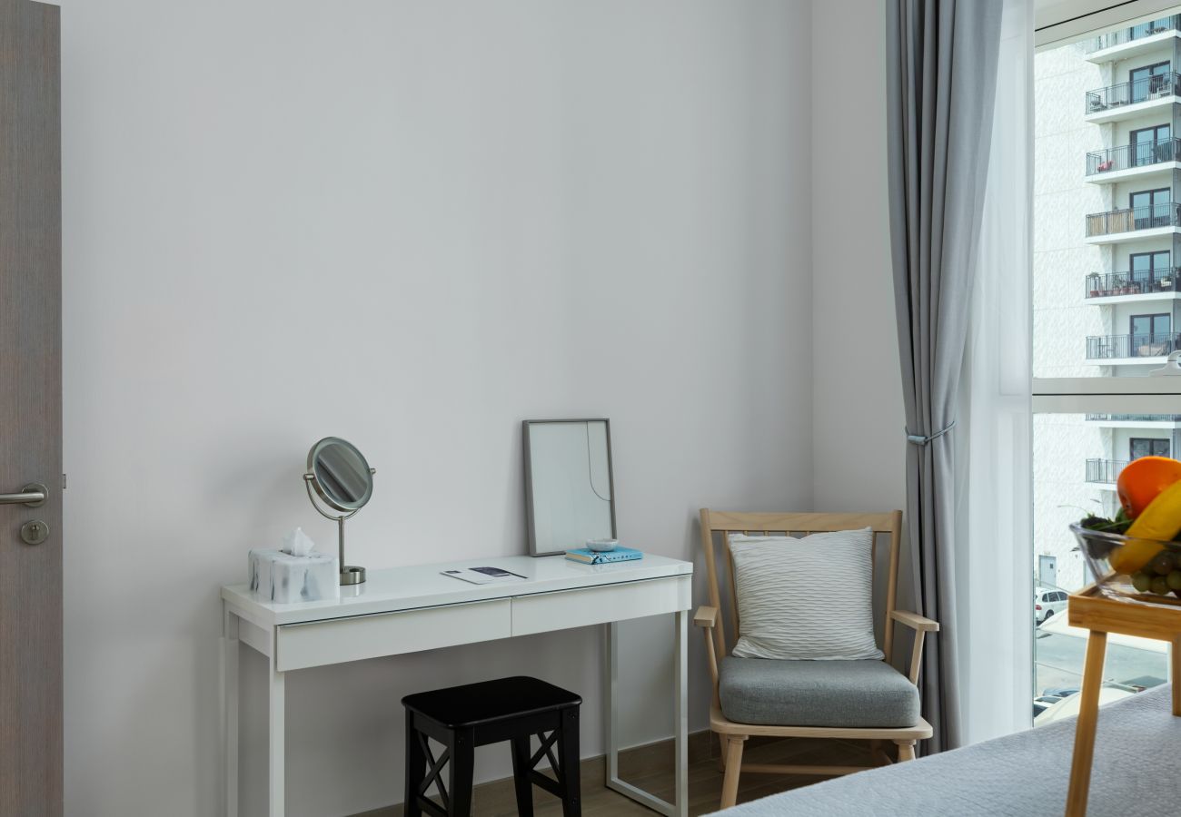Apartment in Abu Dhabi - Chic Yas Island Escape w/ Iconic Ferrari World Vws 