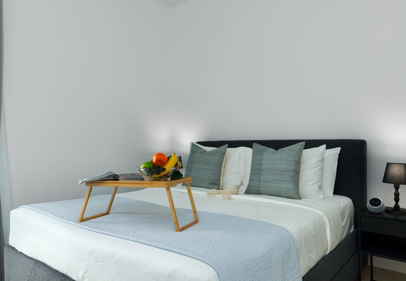 Apartment in Abu Dhabi - Chic Yas Island Escape w/ Iconic Ferrari World Vws 