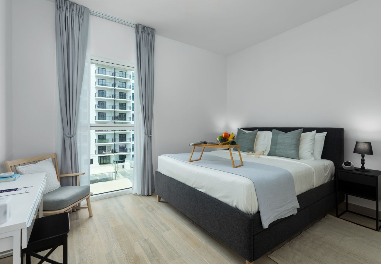 Apartment in Abu Dhabi - Chic Yas Island Escape w/ Iconic Ferrari World Vws 
