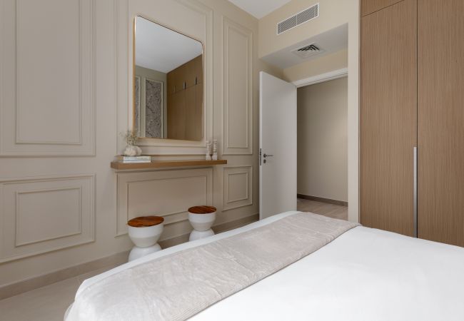 Apartment in Dubai -  Creekside Elegance w/ Canal Vws at Creek Beach  Apartment in Dubai -  Creekside Elegance w/ Canal Vws at Creek Beach