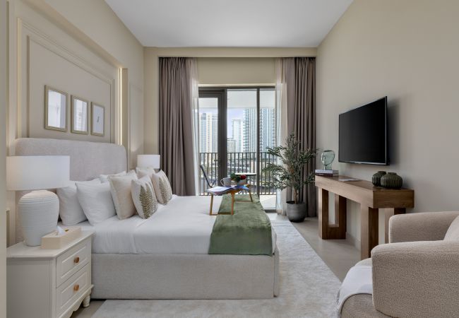 Apartment in Dubai -  Creekside Elegance w/ Canal Vws at Creek Beach  Apartment in Dubai -  Creekside Elegance w/ Canal Vws at Creek Beach