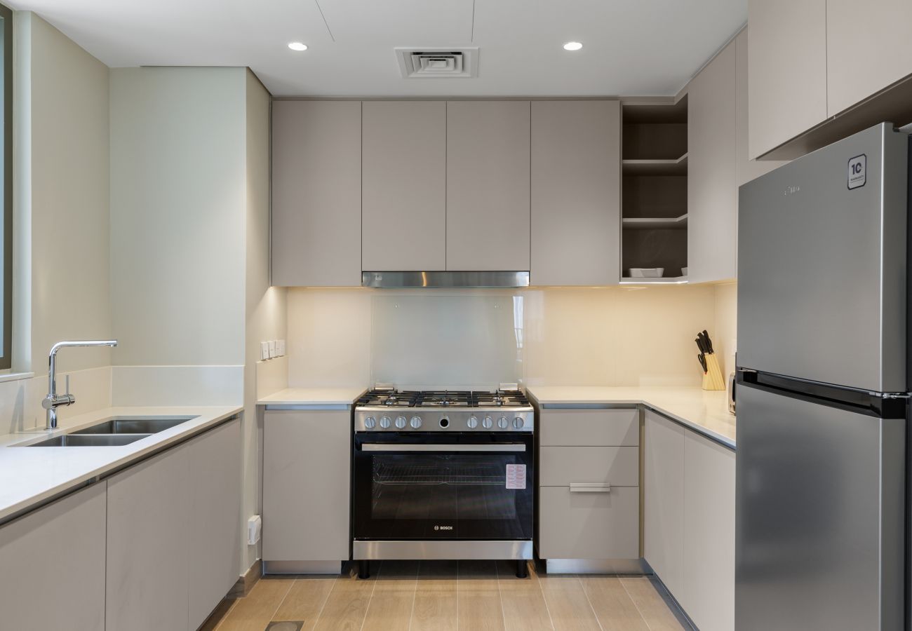 Apartment in Dubai -  Creekside Elegance w/ Canal Vws at Creek Beach 