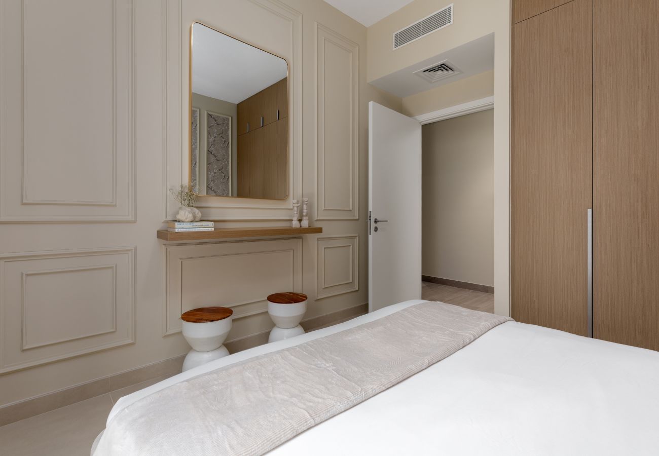 Apartment in Dubai -  Creekside Elegance w/ Canal Vws at Creek Beach 