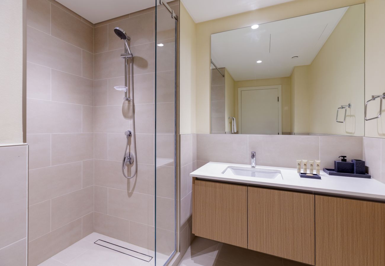 Apartment in Dubai -  Creekside Elegance w/ Canal Vws at Creek Beach 