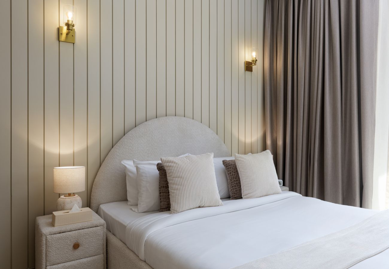Apartment in Dubai -  Creekside Elegance w/ Canal Vws at Creek Beach 