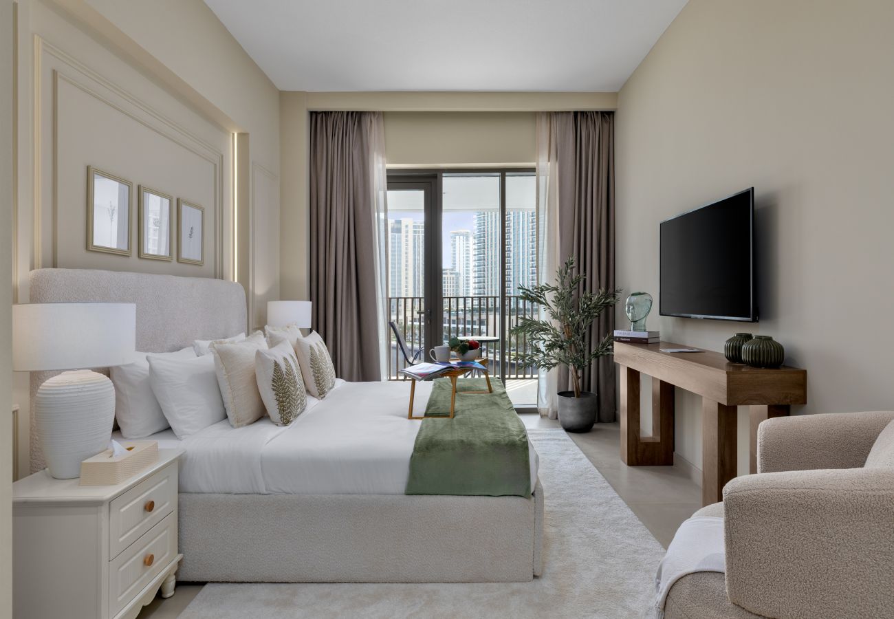 Apartment in Dubai -  Creekside Elegance w/ Canal Vws at Creek Beach 