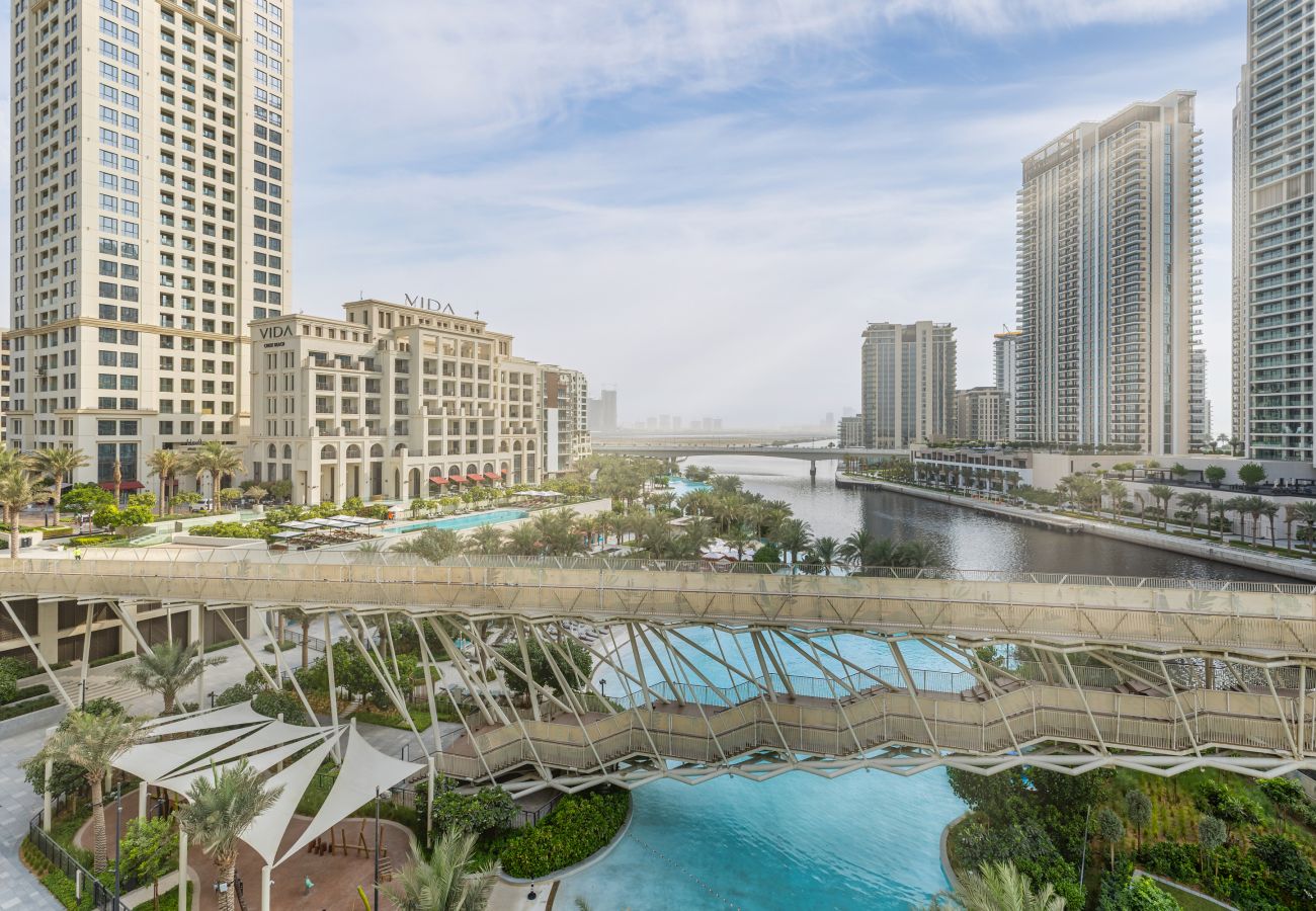 Apartment in Dubai -  Creekside Elegance w/ Canal Vws at Creek Beach 