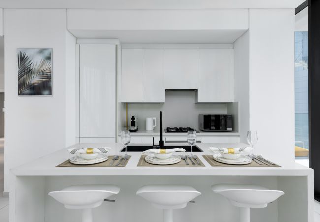 Apartment in Dubai - Sky-High Panoramic Apt w/ Iconic Burj Khalifa Vws   Apartment in Dubai - Sky-High Panoramic Apt w/ Iconic Burj Khalifa Vws