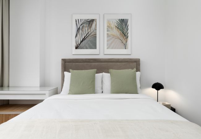 Apartment in Dubai - Sky-High Panoramic Apt w/ Iconic Burj Khalifa Vws   Apartment in Dubai - Sky-High Panoramic Apt w/ Iconic Burj Khalifa Vws