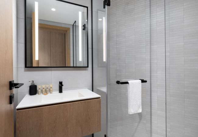 Apartment in Dubai - Sky-High Panoramic Apt w/ Iconic Burj Khalifa Vws   Apartment in Dubai - Sky-High Panoramic Apt w/ Iconic Burj Khalifa Vws