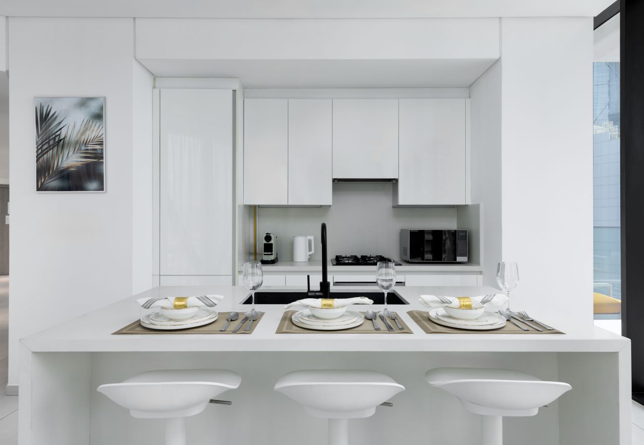 Apartment in Dubai - Sky-High Panoramic Apt w/ Iconic Burj Khalifa Vws  