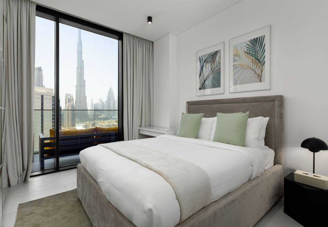 Apartment in Dubai - Sky-High Panoramic Apt w/ Iconic Burj Khalifa Vws  