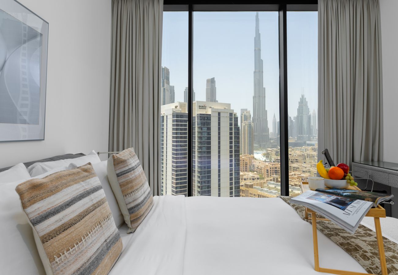 Apartment in Dubai - Sky-High Panoramic Apt w/ Iconic Burj Khalifa Vws  