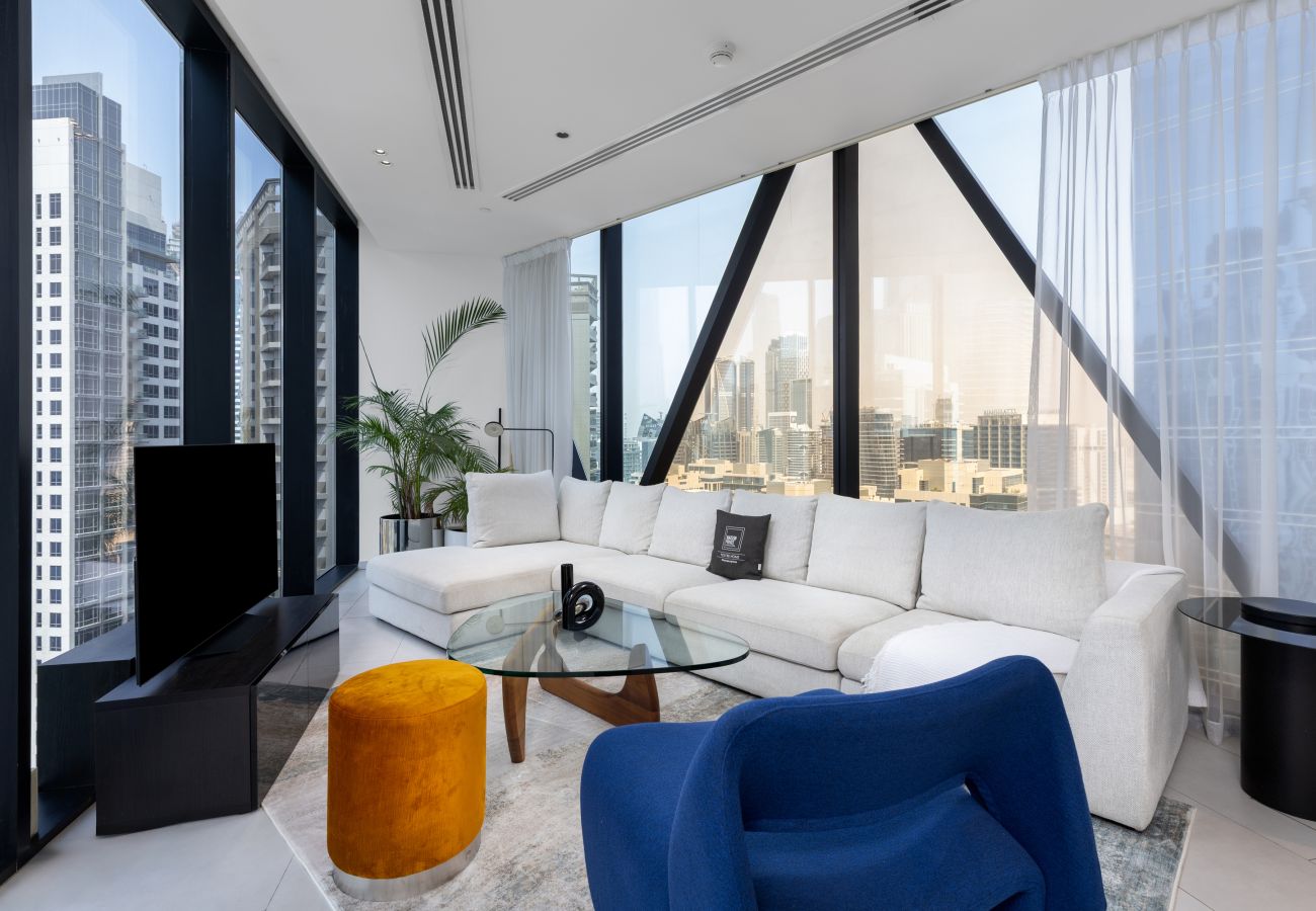 Experience luxury in our Sky-high holiday rental with stunning Burj Khalifa views in Downtown Dubai. Elevate your escape – call us, come and meet us, 