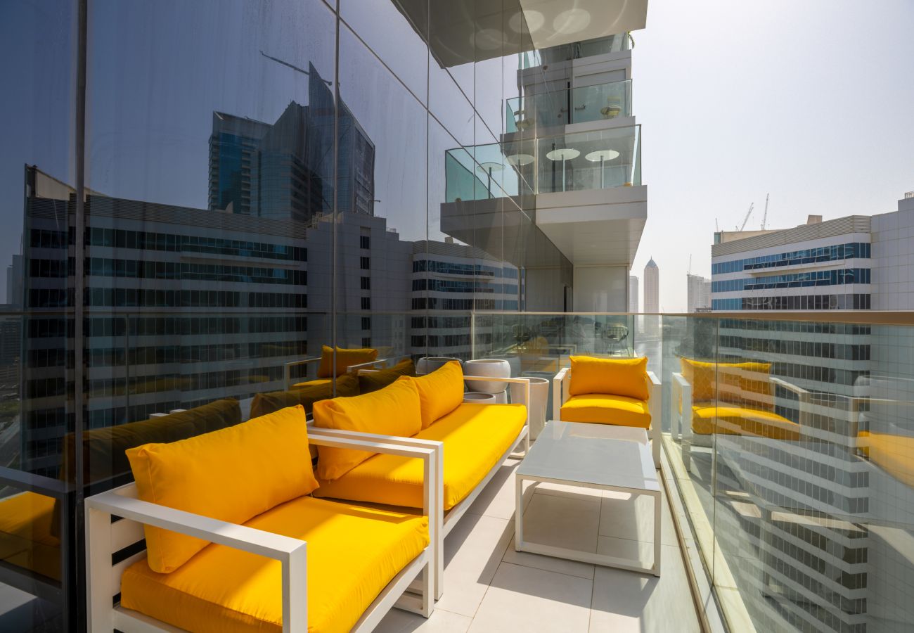 Apartment in Dubai - Sky-High Panoramic Apt w/ Iconic Burj Khalifa Vws  