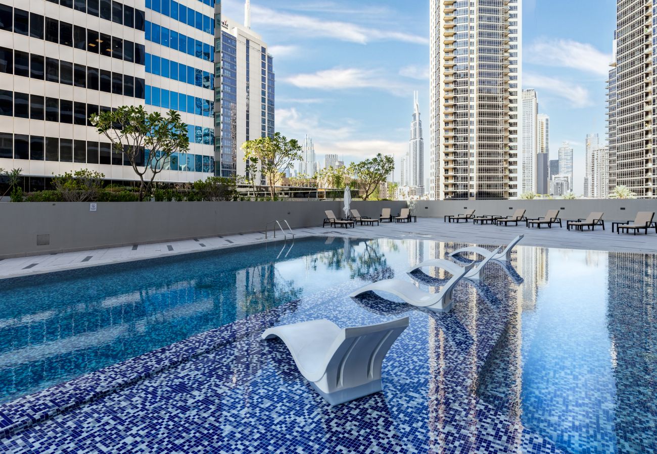 Apartment in Dubai - Sky-High Panoramic Apt w/ Iconic Burj Khalifa Vws  