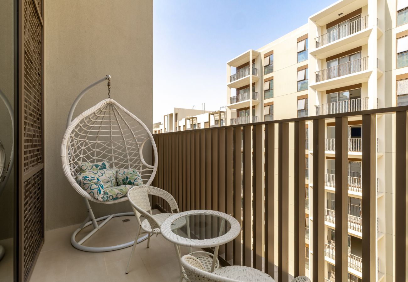 Apartment in Dubai - Charming Urban Escape w/ Resort-Style Facilities 
