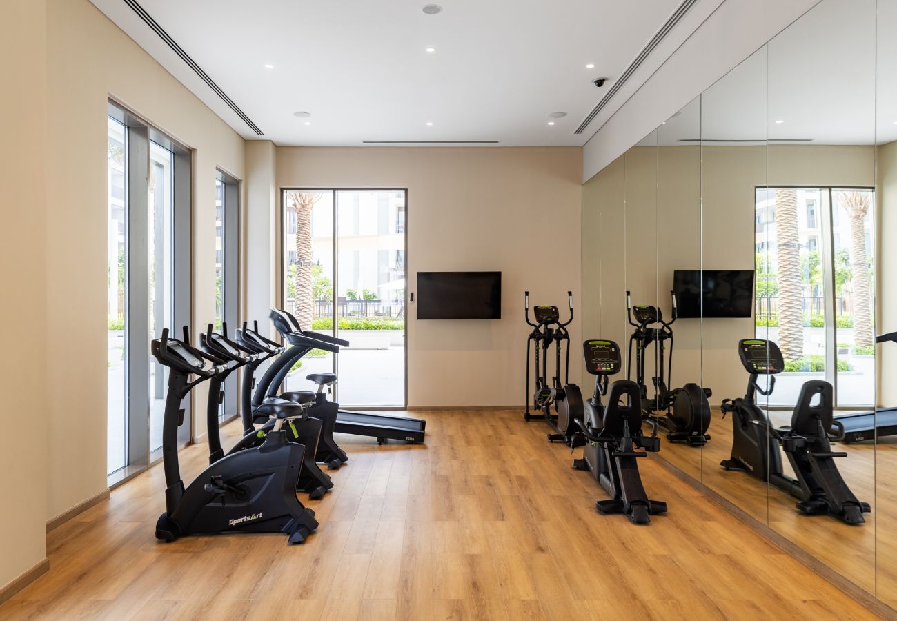Apartment in Dubai - Charming Urban Escape w/ Resort-Style Facilities 