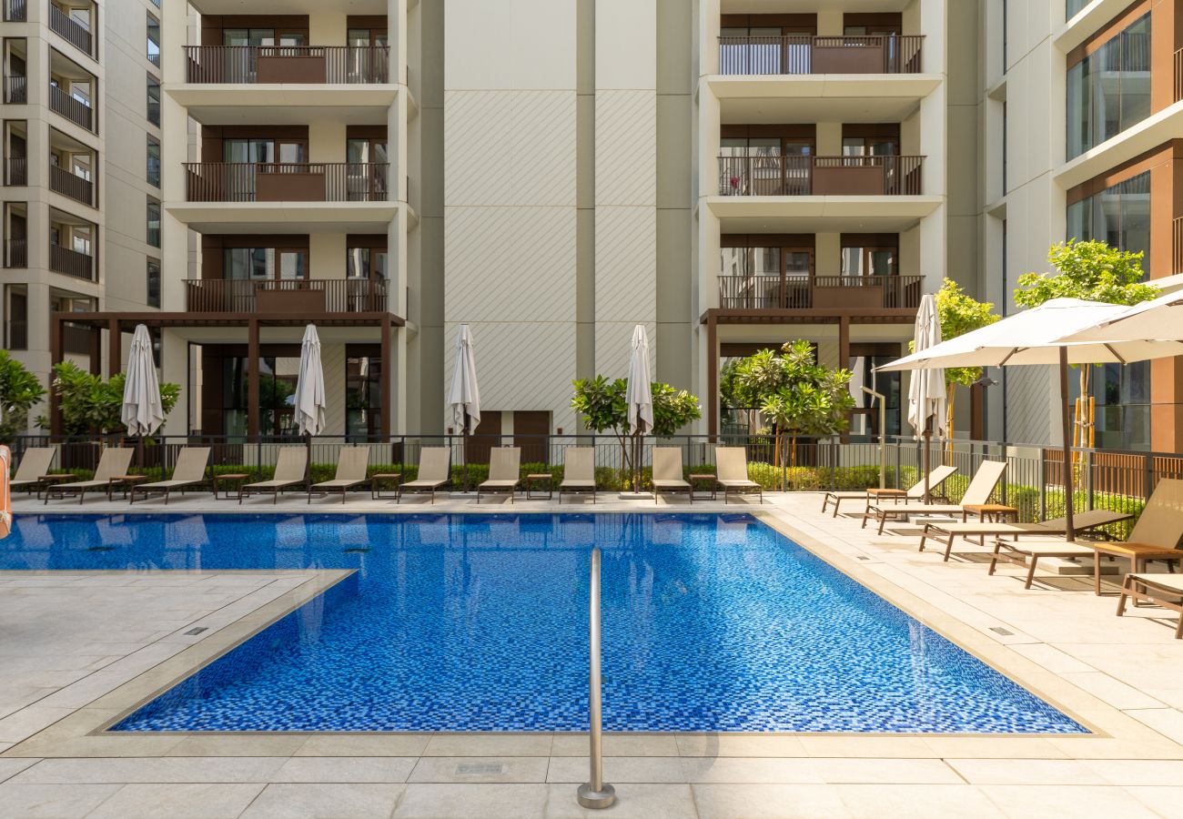 Apartment in Dubai - Charming Urban Escape w/ Resort-Style Facilities 
