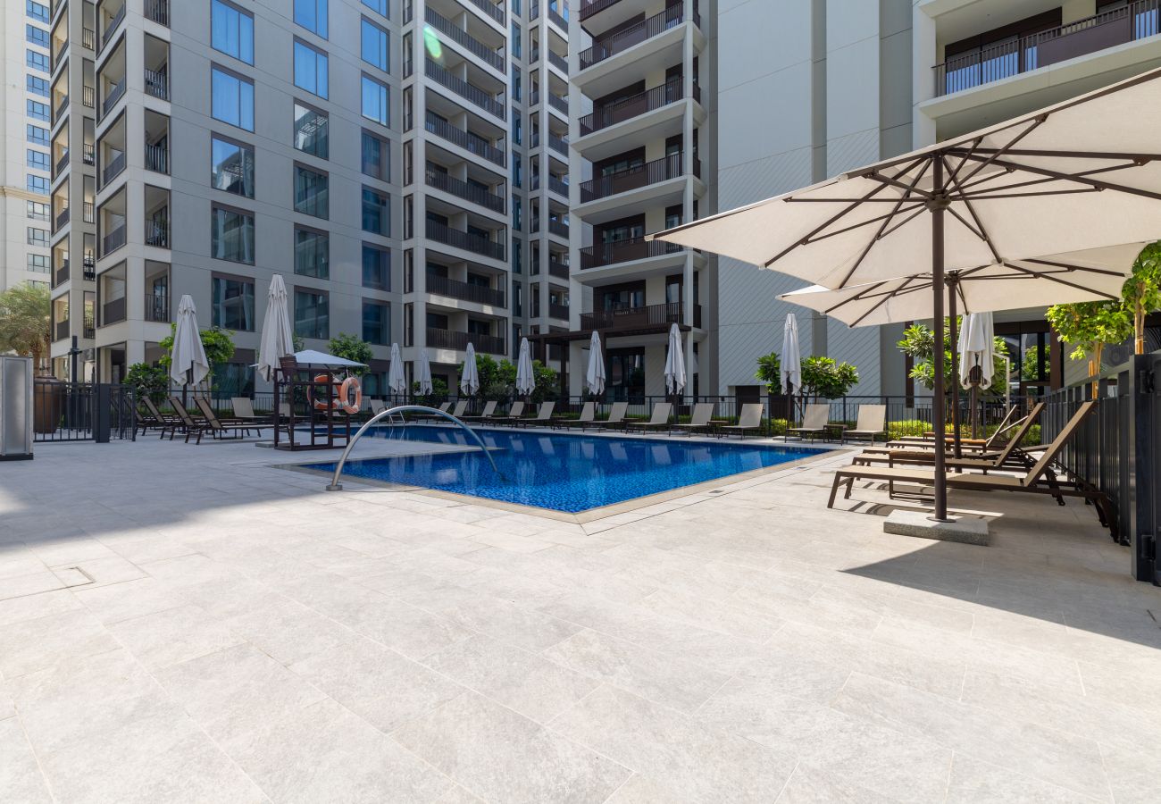 Apartment in Dubai - Charming Urban Escape w/ Resort-Style Facilities 