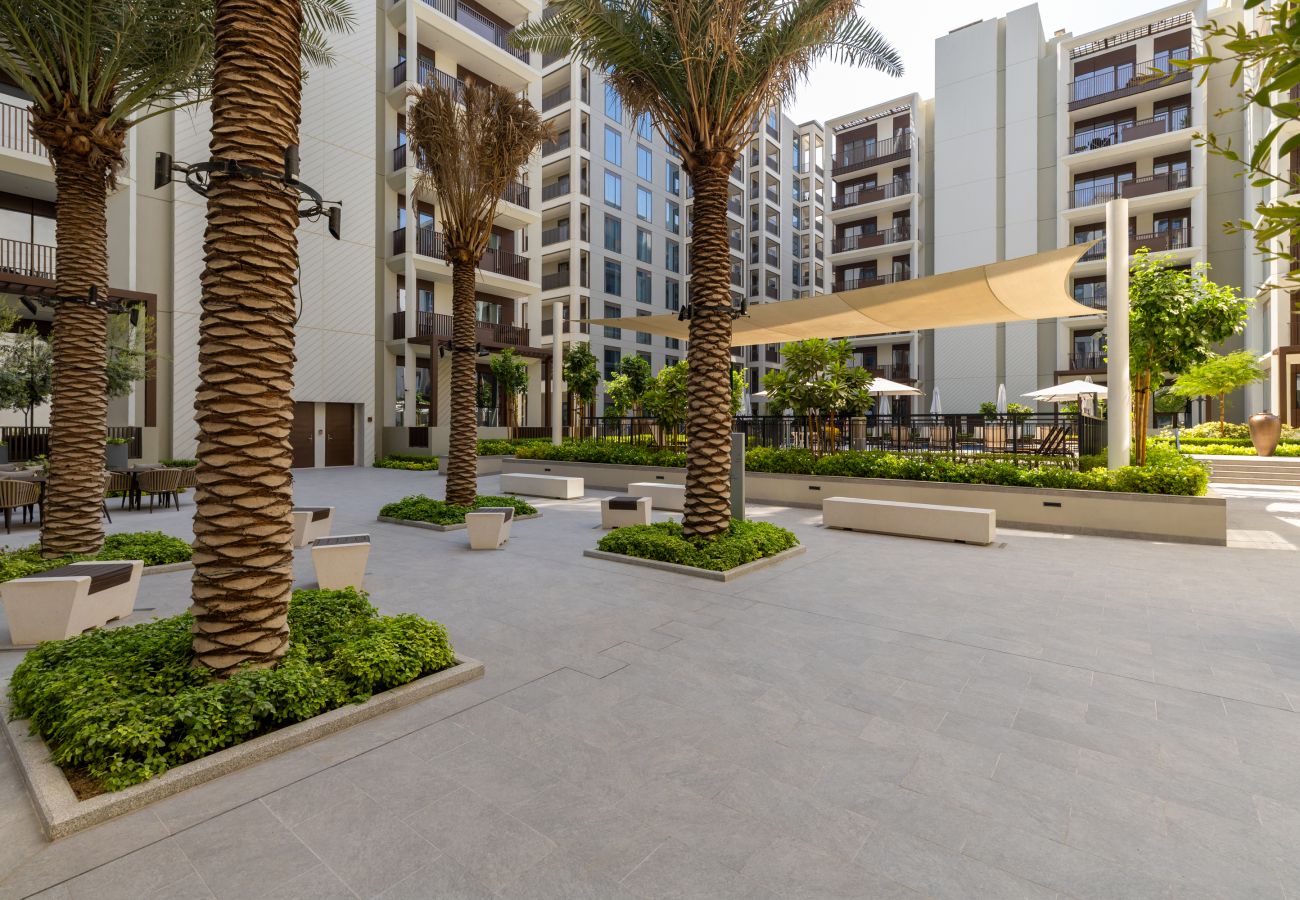 Apartment in Dubai - Charming Urban Escape w/ Resort-Style Facilities 