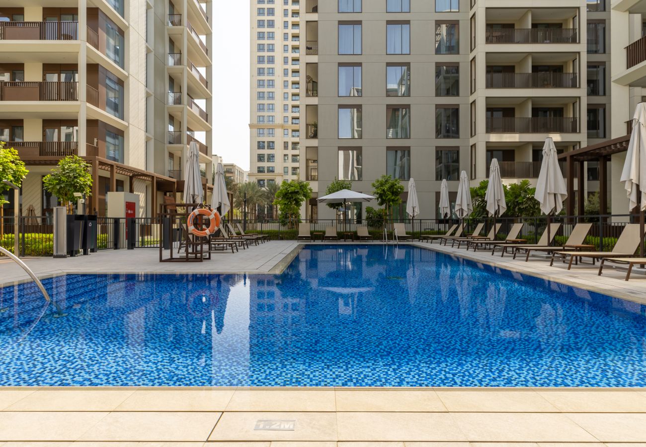 Apartment in Dubai - Charming Urban Escape w/ Resort-Style Facilities 