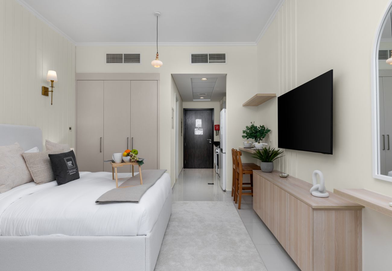 Studio in Dubai - Stylish Studio w/ Top Facilities in Damac Hills