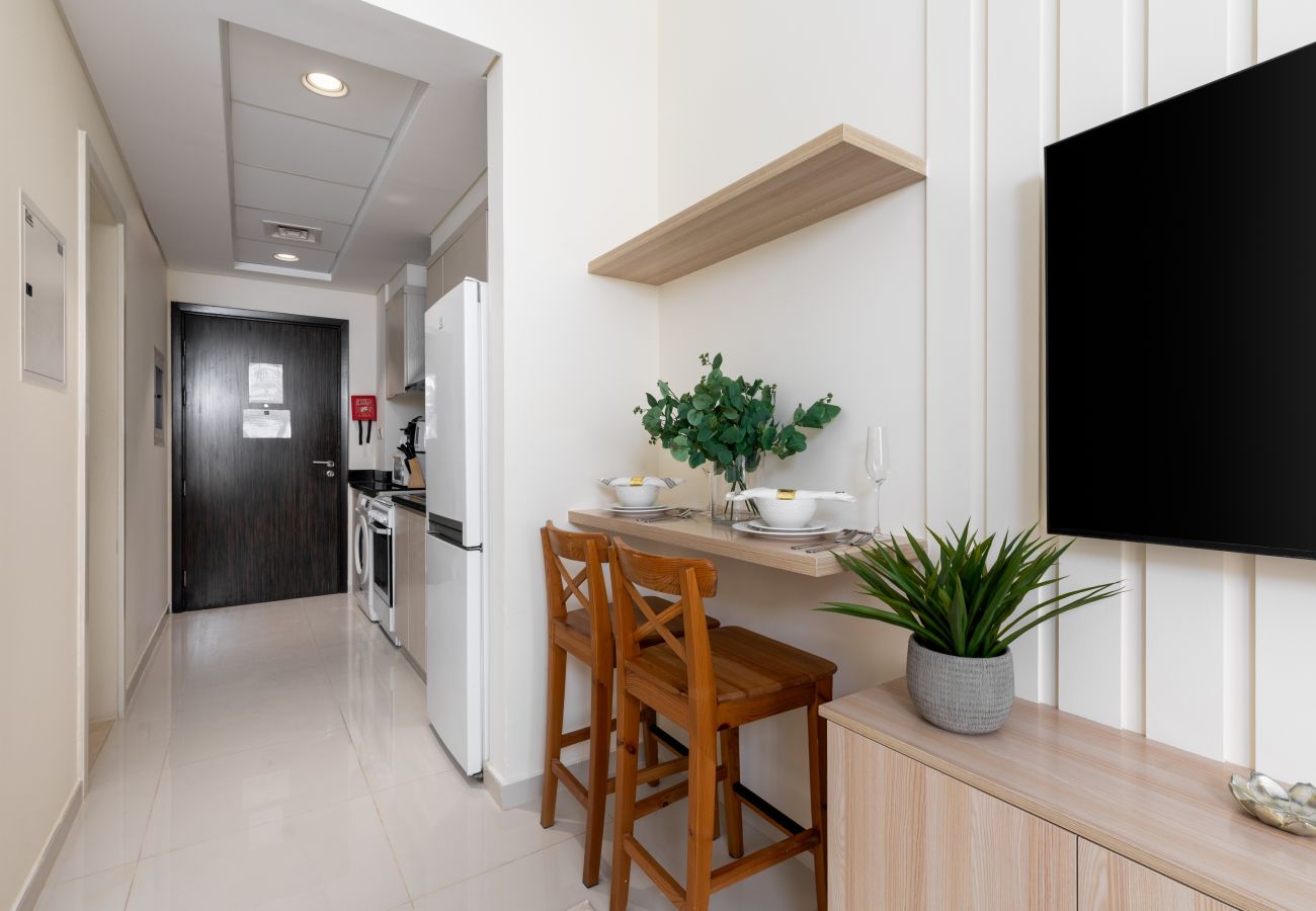 Stylish holiday rental studio with resort-style facilities in Dubai