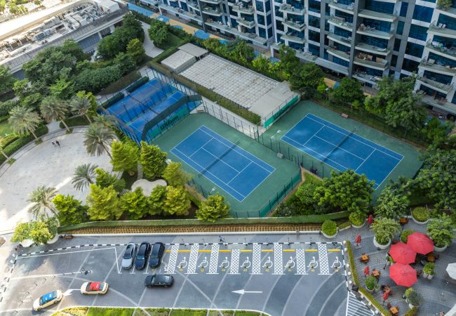 Apartment in Dubai - Elegant Palm Retreat w/ Iconic Sea & Marina Vws  Apartment in Dubai - Elegant Palm Retreat w/ Iconic Sea & Marina Vws