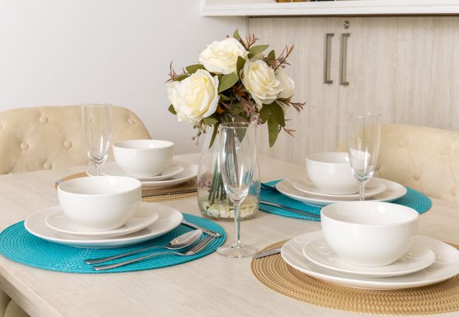 Apartment in Dubai - Elegant Palm Retreat w/ Iconic Sea & Marina Vws  Apartment in Dubai - Elegant Palm Retreat w/ Iconic Sea & Marina Vws