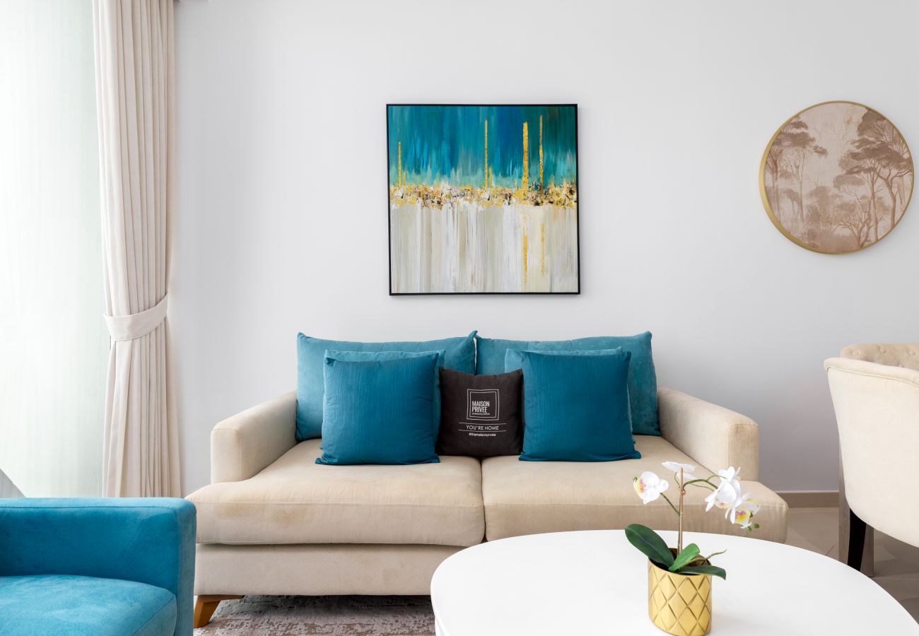Apartment in Dubai - Elegant Palm Retreat w/ Iconic Sea & Marina Vws 