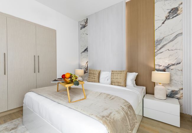 Apartment in Abu Dhabi - Sleek Yas Getaway w/ Ferrari World & Canal Views Apartment in Abu Dhabi - Sleek Yas Getaway w/ Ferrari World & Canal Views