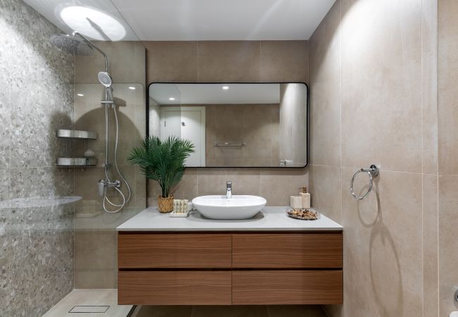 Apartment in Dubai - Dazzling Downtown Retreat w/ Panoramic City Views Apartment in Dubai - Dazzling Downtown Retreat w/ Panoramic City Views