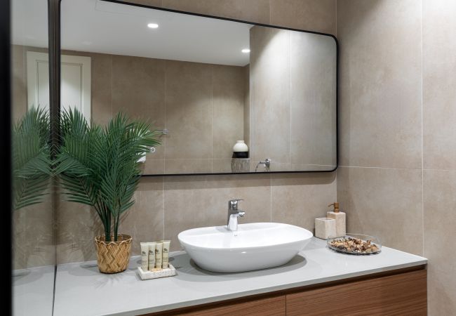 Apartment in Dubai - Dazzling Downtown Retreat w/ Panoramic City Views Apartment in Dubai - Dazzling Downtown Retreat w/ Panoramic City Views