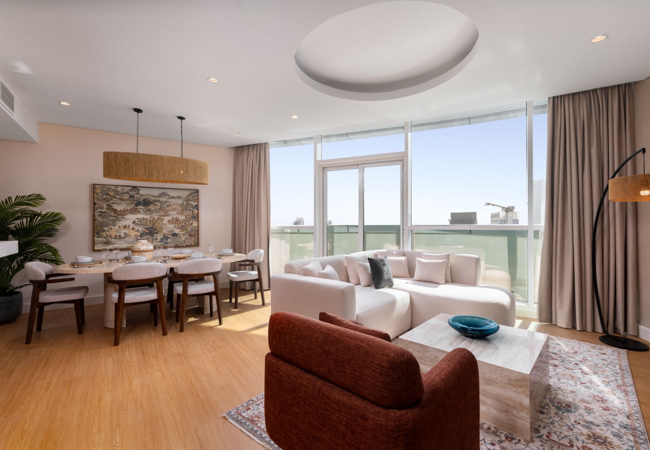 Dazzling holiday rental with panoramic city views in Downtown Dubai