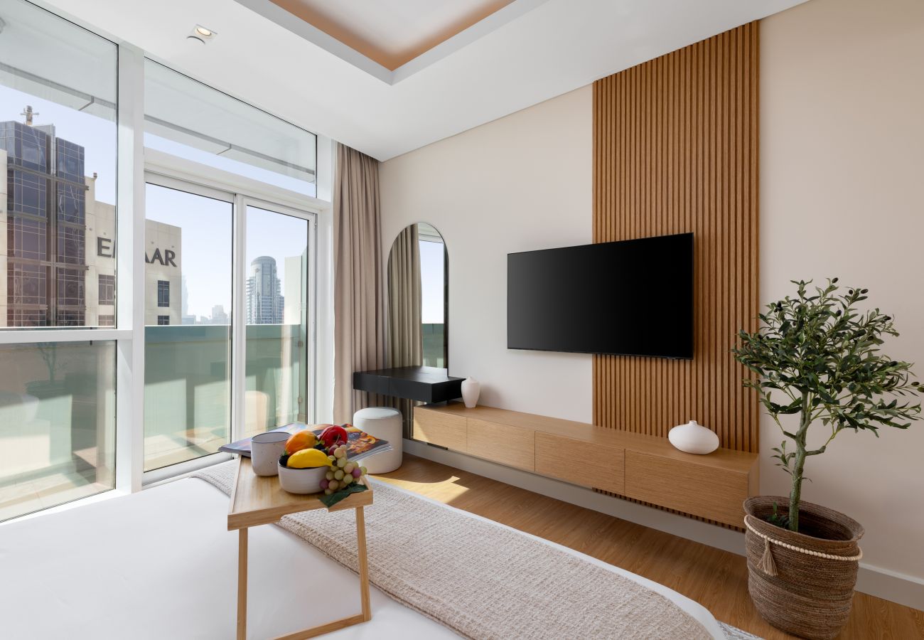 Apartment in Dubai - Dazzling Downtown Retreat w/ Panoramic City Views