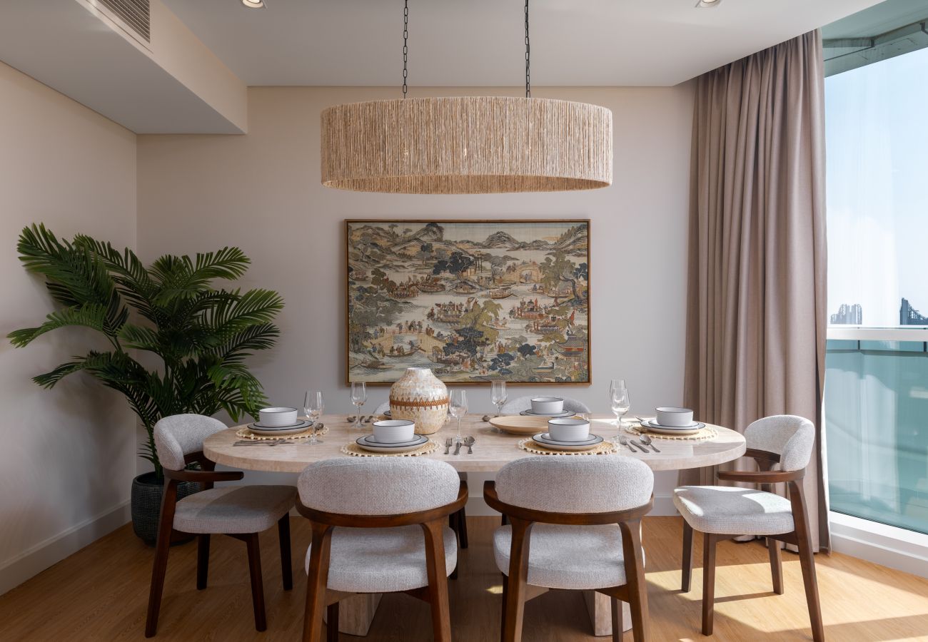 Apartment in Dubai - Dazzling Downtown Retreat w/ Panoramic City Views