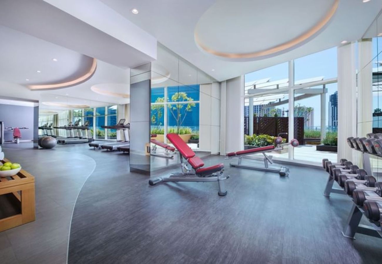 Apartment in Dubai - Dazzling Downtown Retreat w/ Panoramic City Views