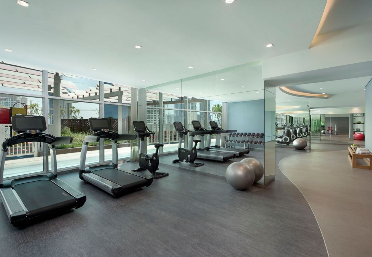 Apartment in Dubai - Dazzling Downtown Retreat w/ Panoramic City Views